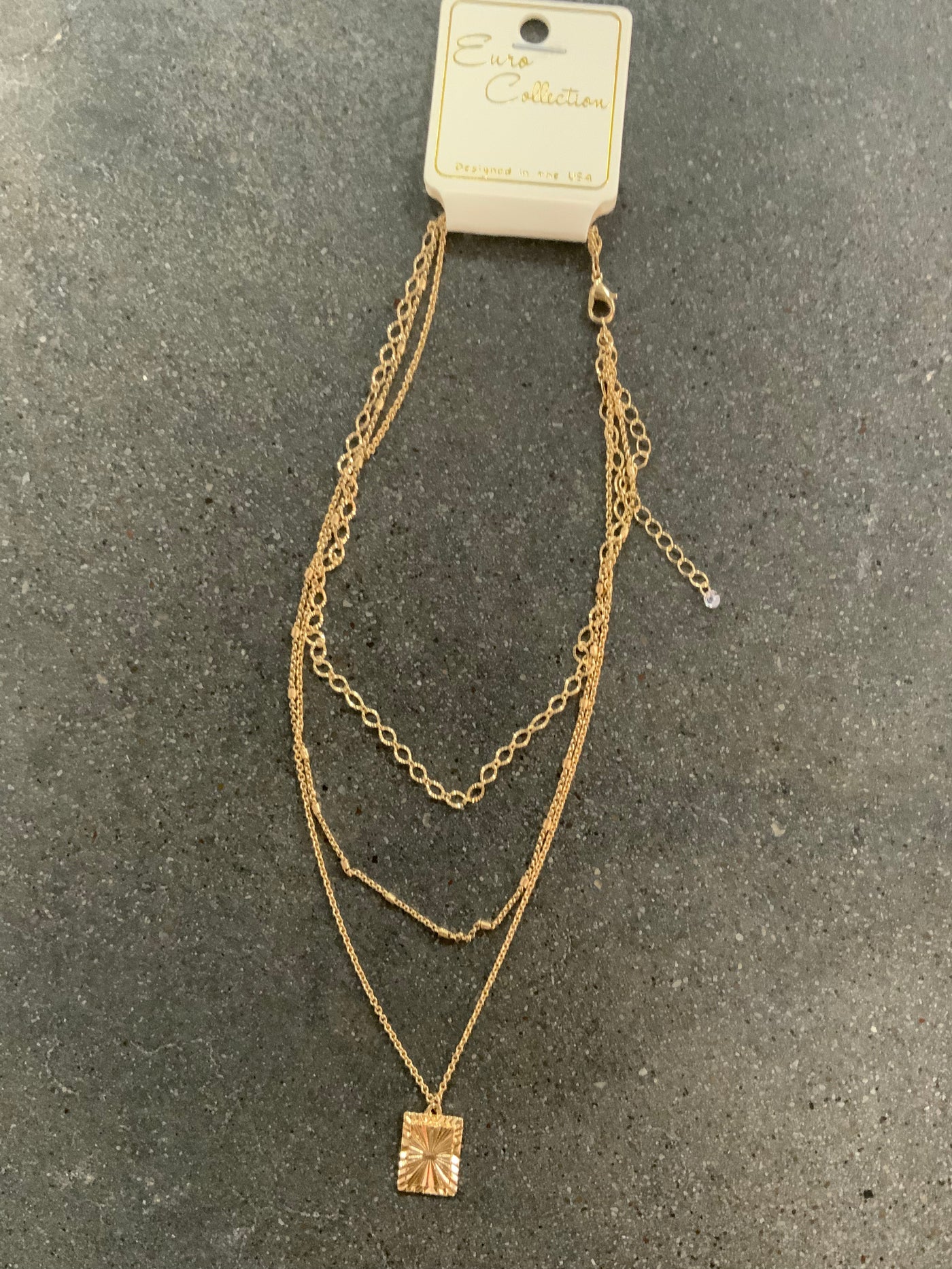 Gold Pendant Layered Necklace
