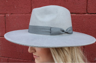 Gray Wide Brim Felt Hat with Ribbon