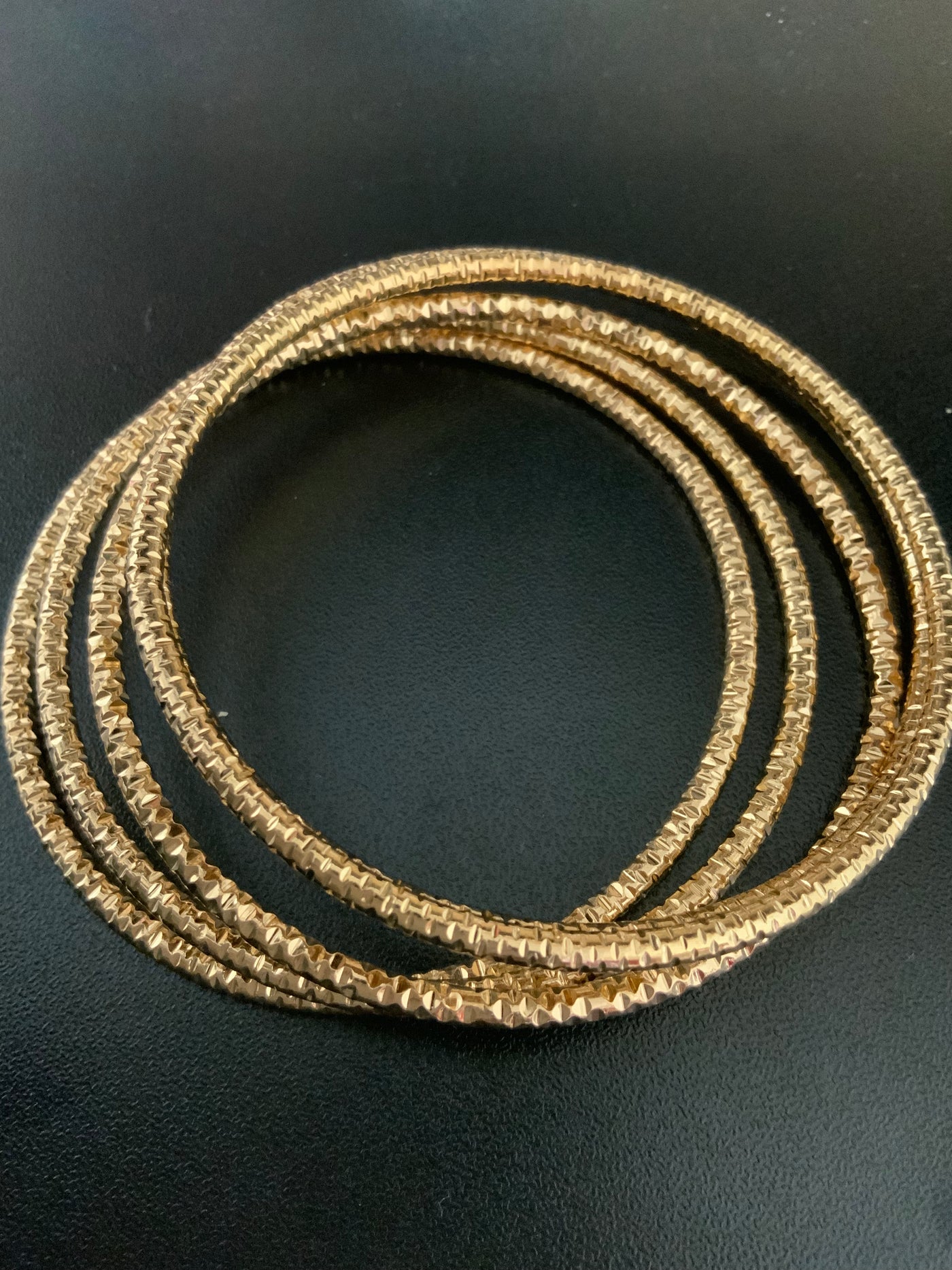Shiny Gold Dangle Bracelet